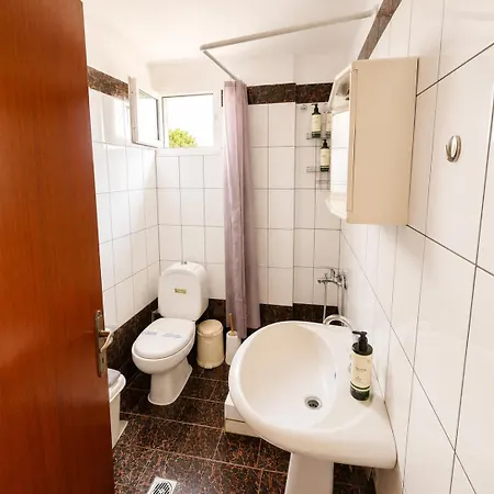 Apartment Near To The Sea 1 Bedroom Orfánion