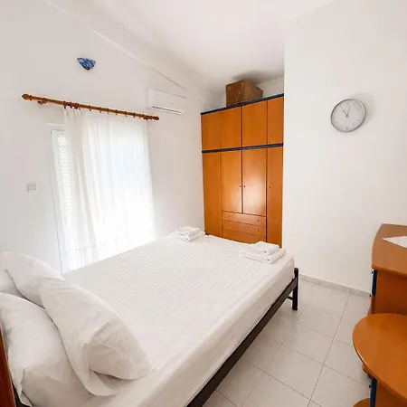 Near To The Sea 1 Bedroom Apartment Orfánion